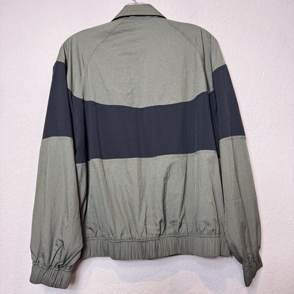 Lululemon Color Block Nylon Collared Jacket Retro Army Green/Black Size XS NWT - Picture 10 of 11